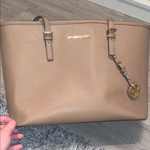 BRAND NEW MICHAEL KORS PURSE